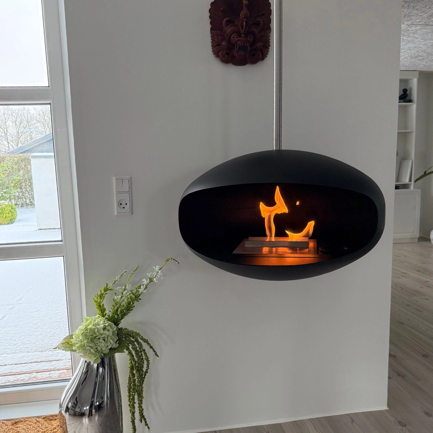 Cocoon Aeris Sort med stål loftstang